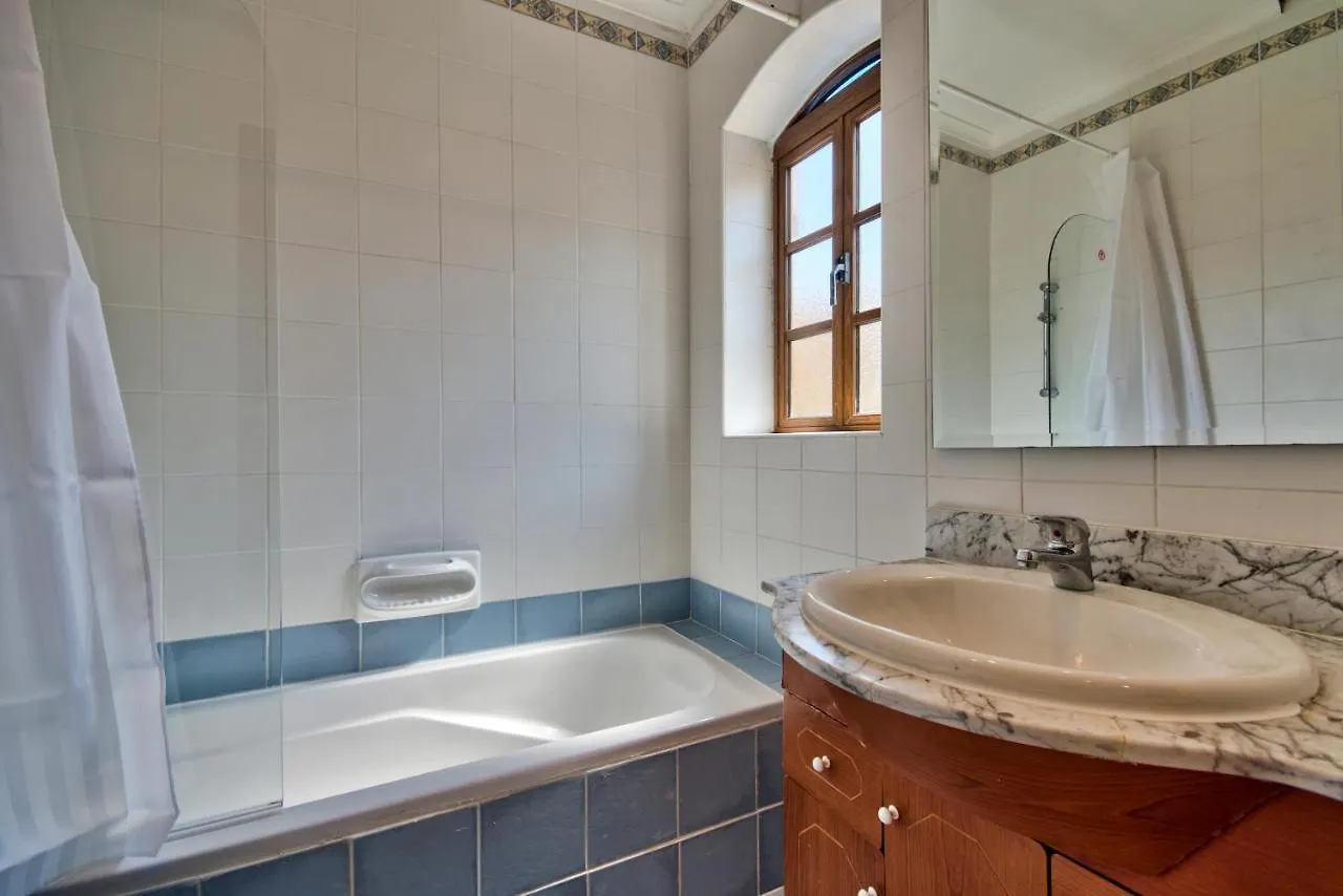 Sliema St Helens Cozy Traditional Apartments By Shortletsmalta 0*,